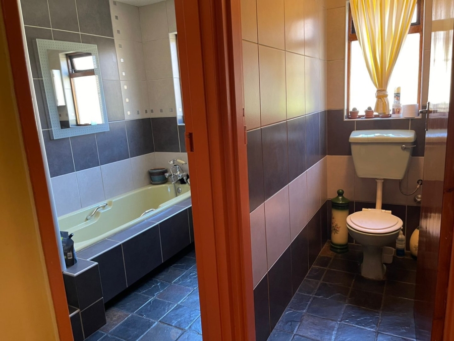 3 Bedroom Property for Sale in Erica Township Western Cape